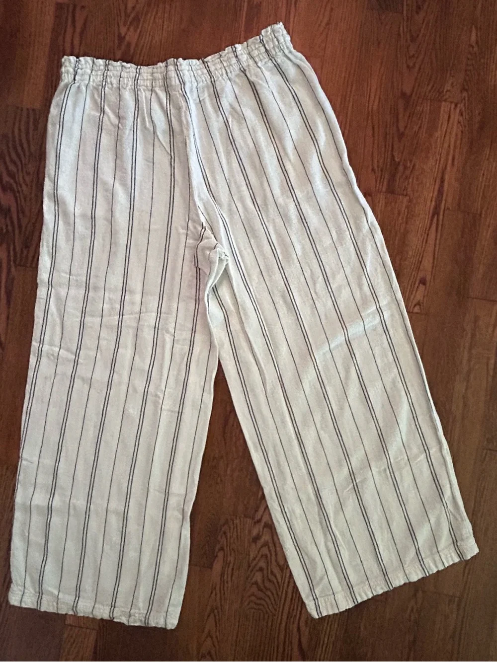 Women’s Time and Tru Ivory Linen Pants with Black Pinstripes Medium